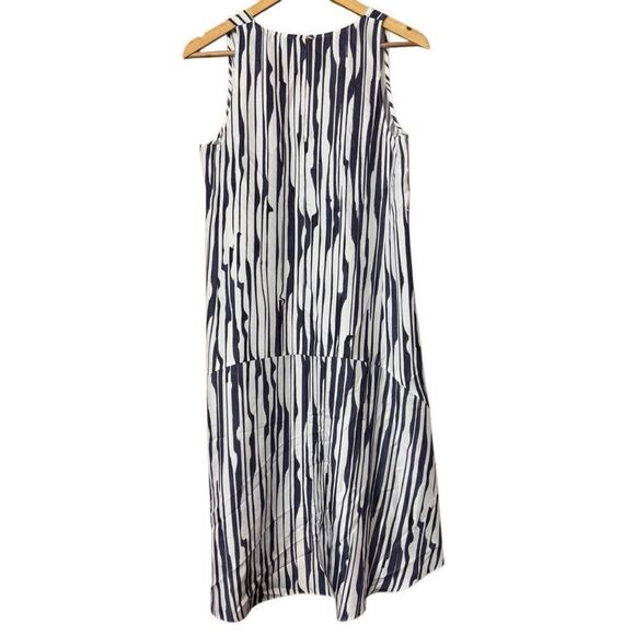 Theory Adlerdale B Dress Size 4 100% Silk blue white MSRP $365 - Picture 2 of 10